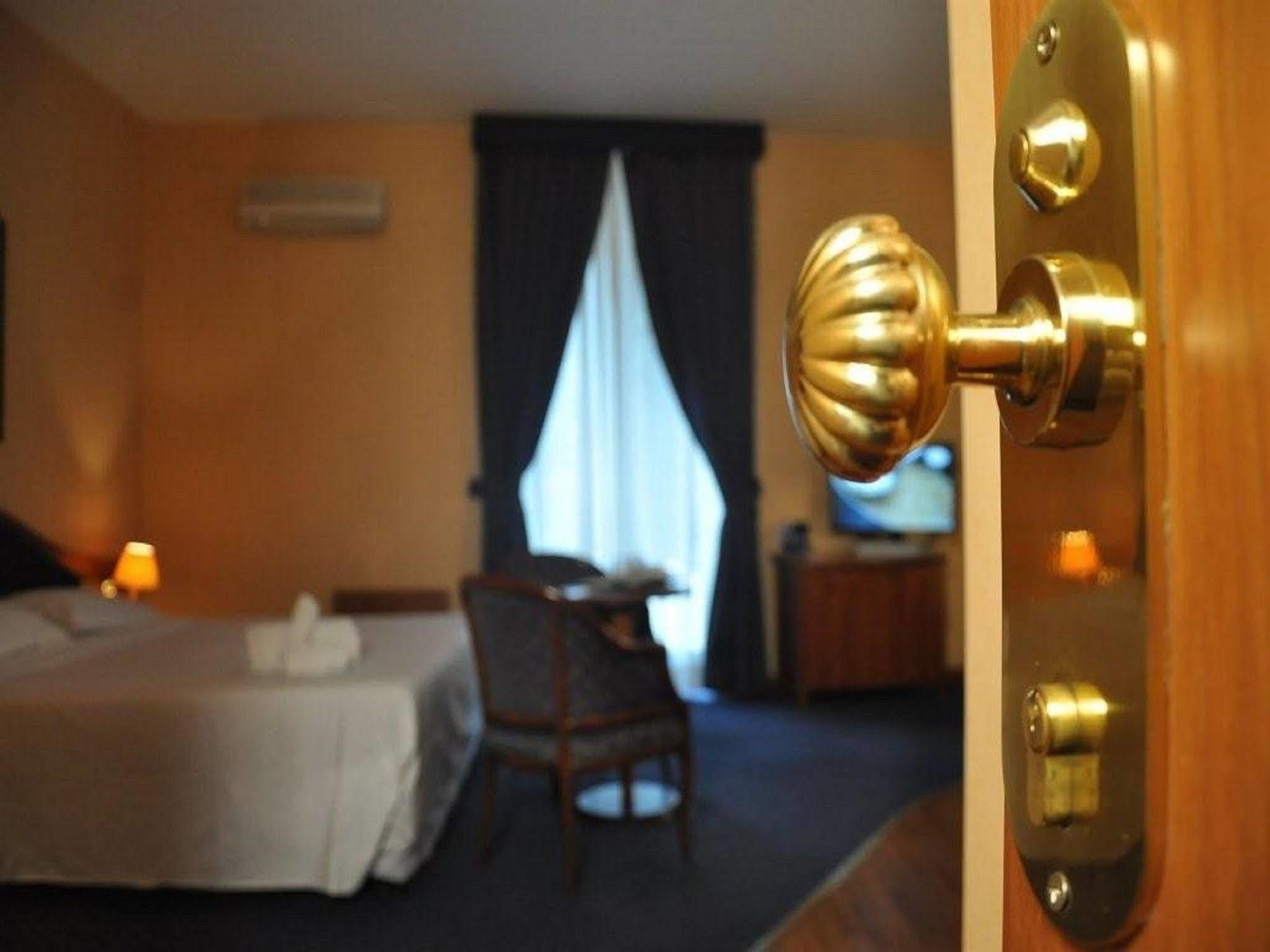Massimo Plaza Hotel Palermo Eksteriør billede
